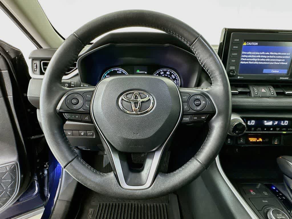 Used 2021 Toyota RAV4 XLE Premium AWD/4WD image 16