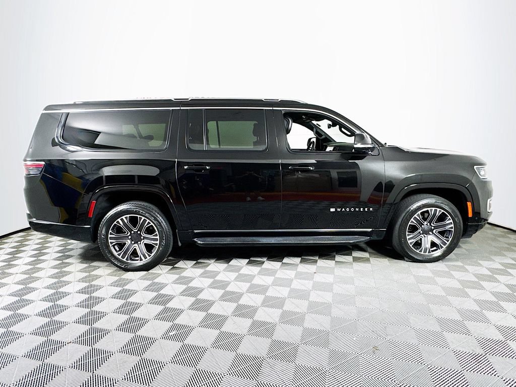 Used 2024 Jeep Wagoneer L Series II RWD image 8