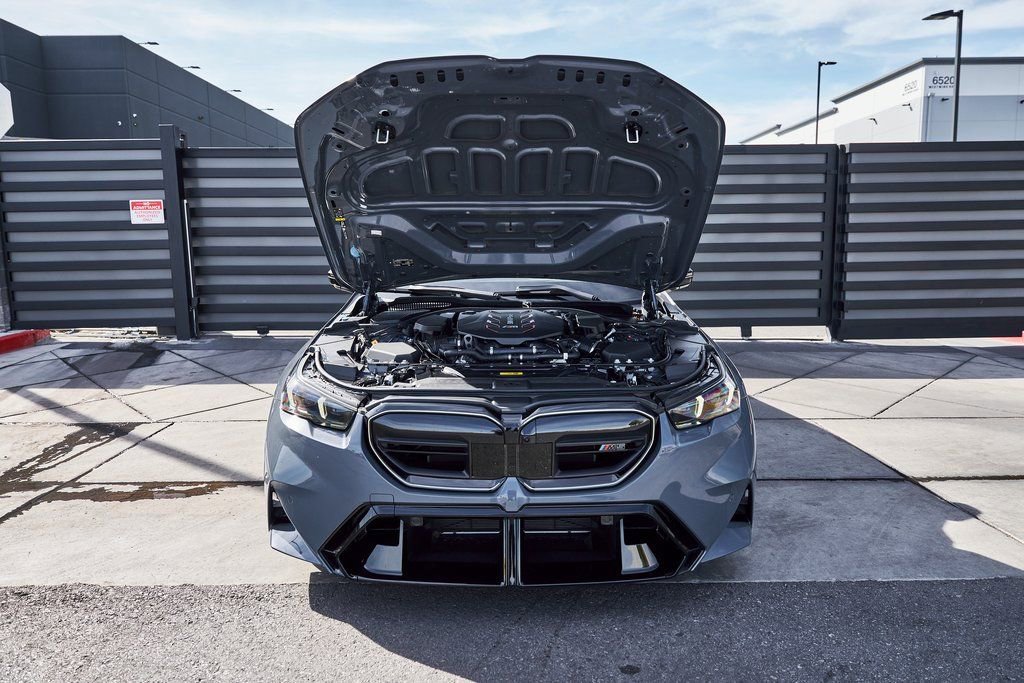 Used 2026 BMW M5 w/ Executive Package image 18