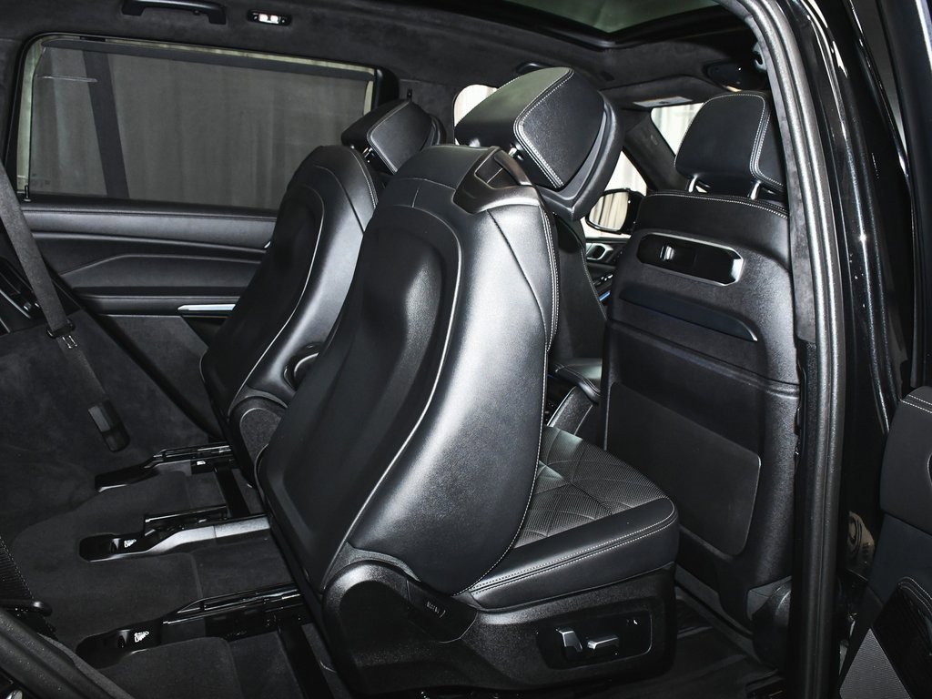 Used 2024 BMW X7 xDrive40i w/ Executive Package image 83