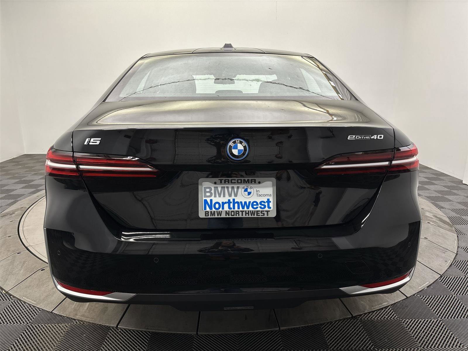 Used 2026 BMW i5 eDrive40 RWD image 15