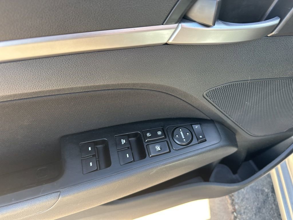 Used 2019 Hyundai Elantra Value Edition w/ Cargo Package image 19