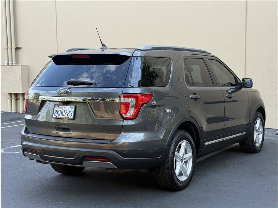 Used 2019 Ford Explorer XLT w/ Equipment Group 201A FWD image 6
