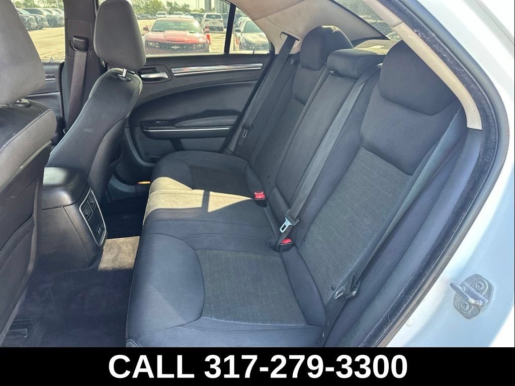 Used 2018 Chrysler 300 Touring w/ Chrome Appearance Package RWD image 27