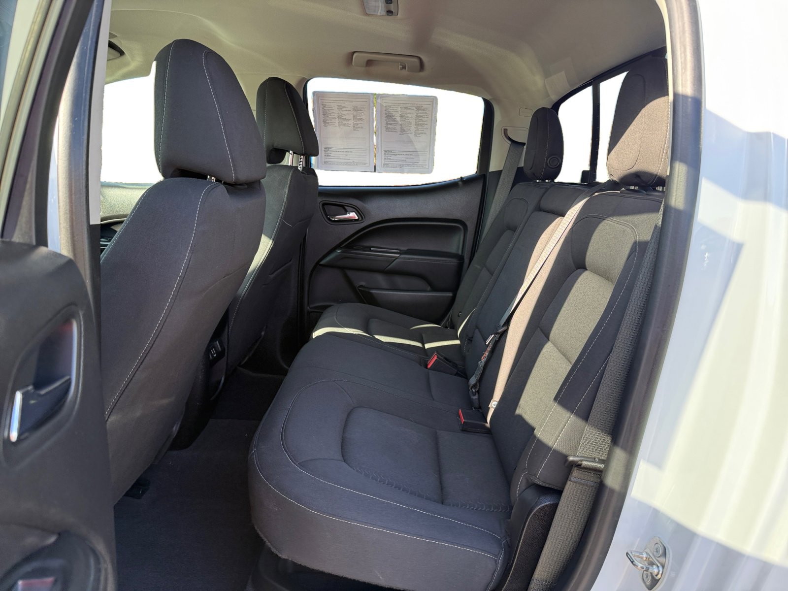 Used 2019 GMC Canyon SLE w/ SLE Convenience Package image 16