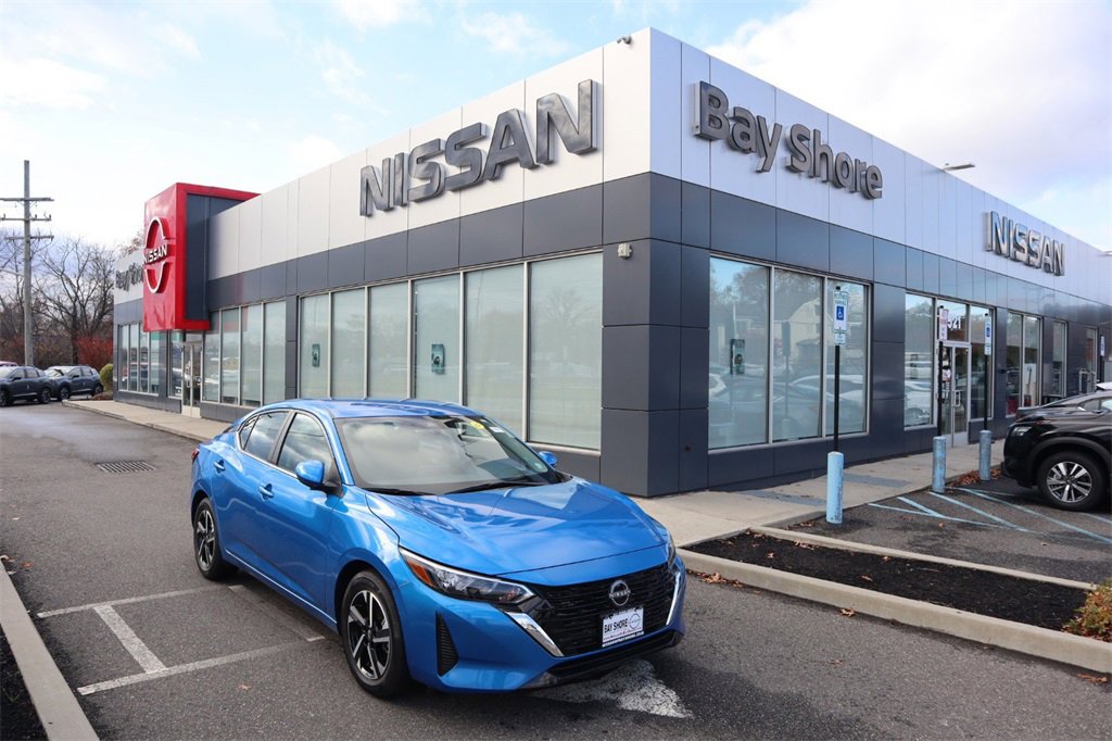 Certified 2025 Nissan Sentra SV image 2