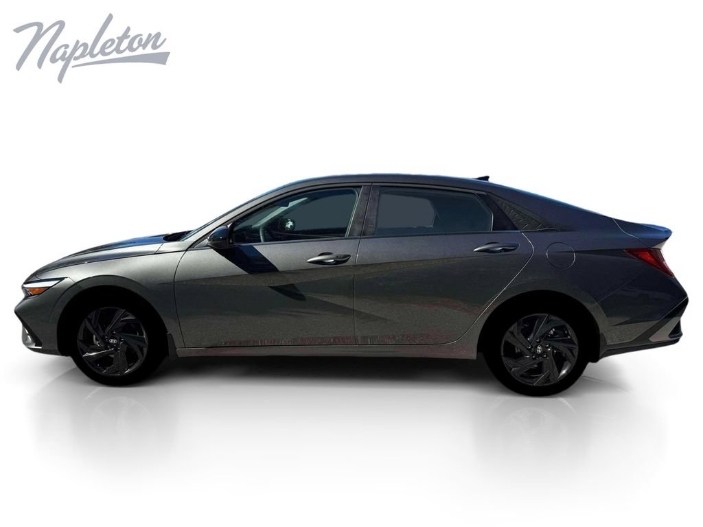 New 2026 Hyundai Elantra SEL Sport Premium FWD image 3