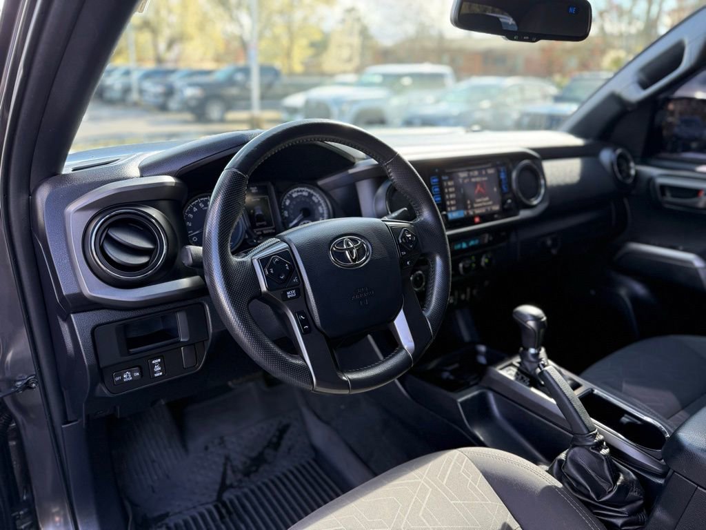 Used 2016 Toyota Tacoma TRD Off-Road image 13