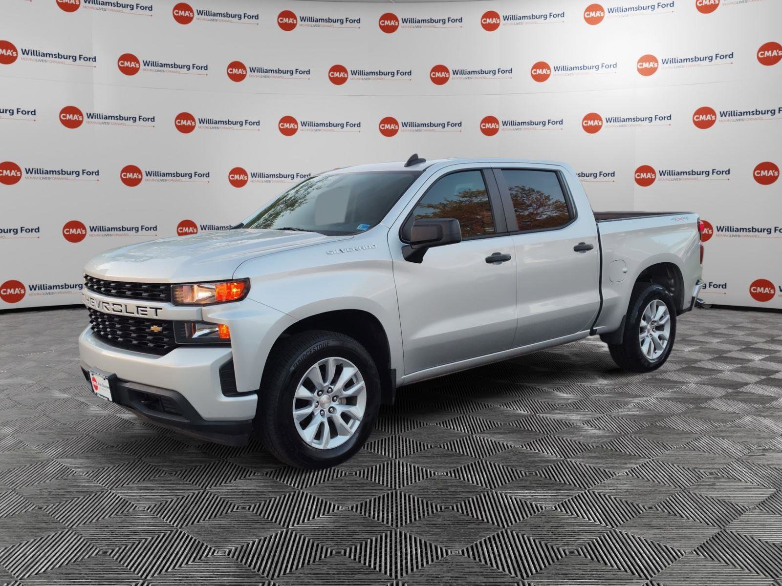 Used 2022 Chevrolet Silverado 1500 Custom image 1