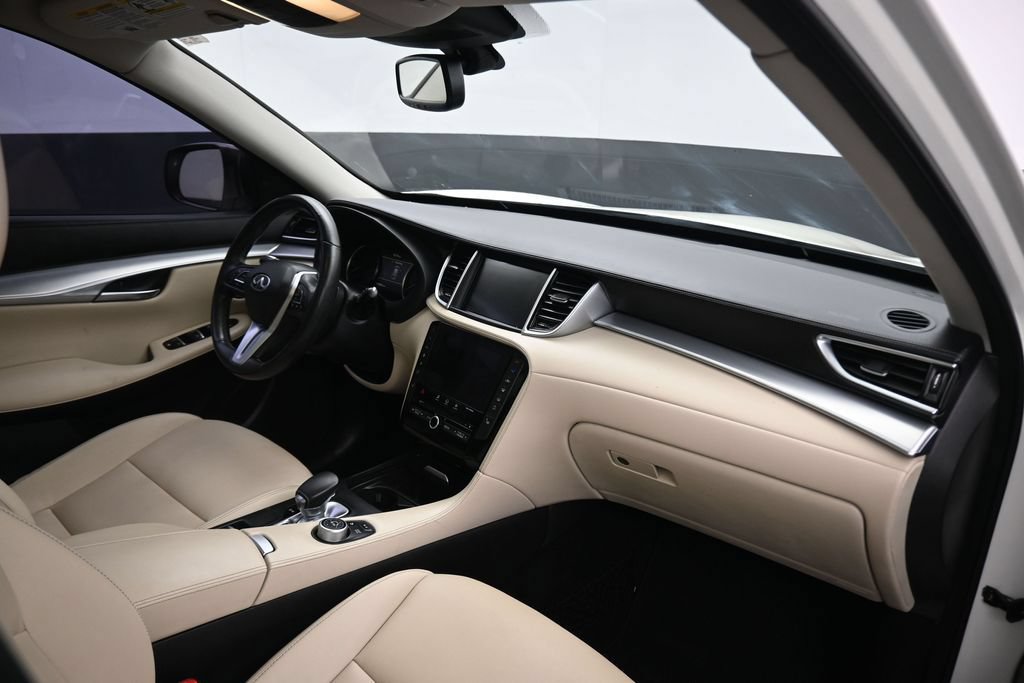 Used 2019 INFINITI QX50 Luxe w/ Navigation Package FWD image 41