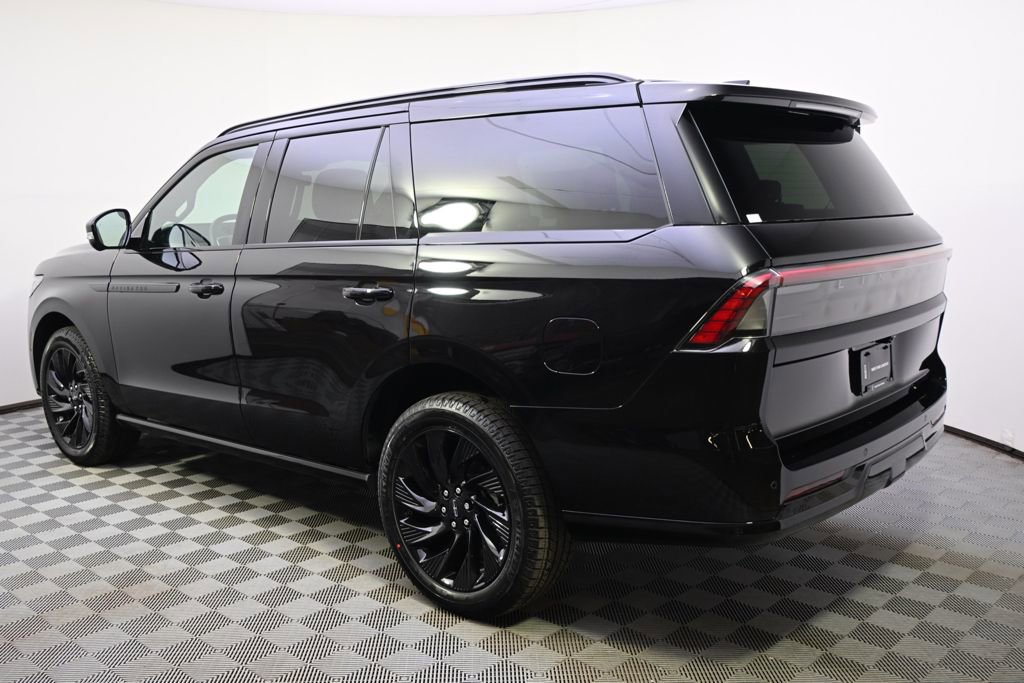 New 2026 Lincoln Navigator Reserve image 3