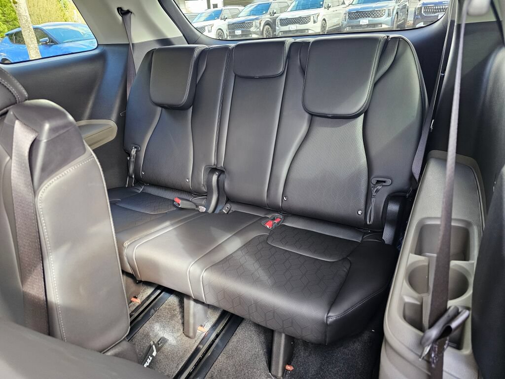 New 2026 Kia Carnival FWD image 24