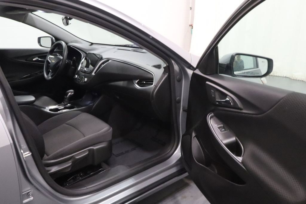 Used 2024 Chevrolet Malibu LS w/ Driver Confidence Package FWD image 13