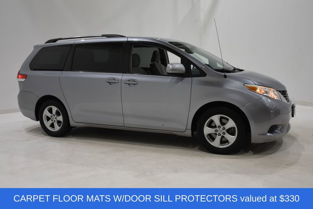 Used 2013 Toyota Sienna LE image 3