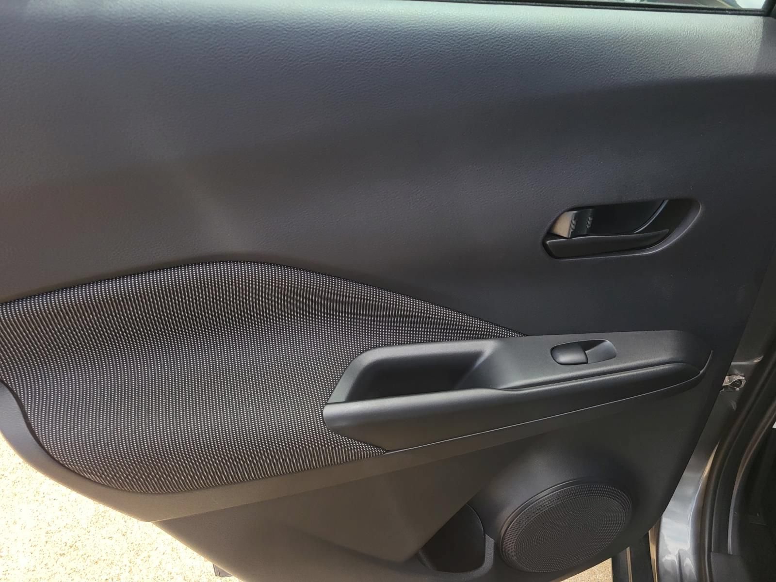 Used 2020 Nissan Kicks S FWD image 10