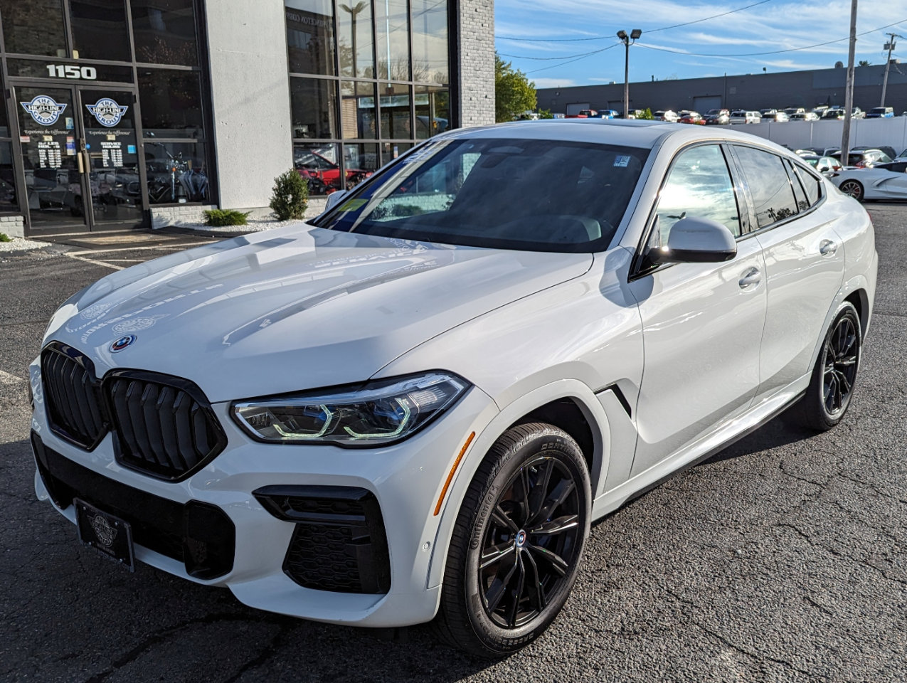 Used 2023 BMW X6 M50i w/ Executive Package image 2