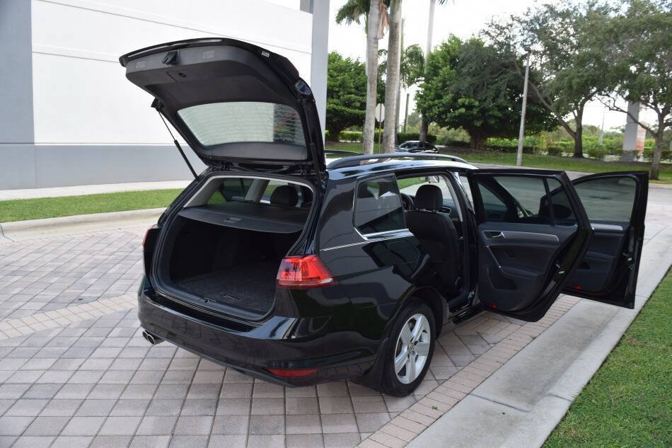 Used 2015 Volkswagen Golf TDI S FWD image 35