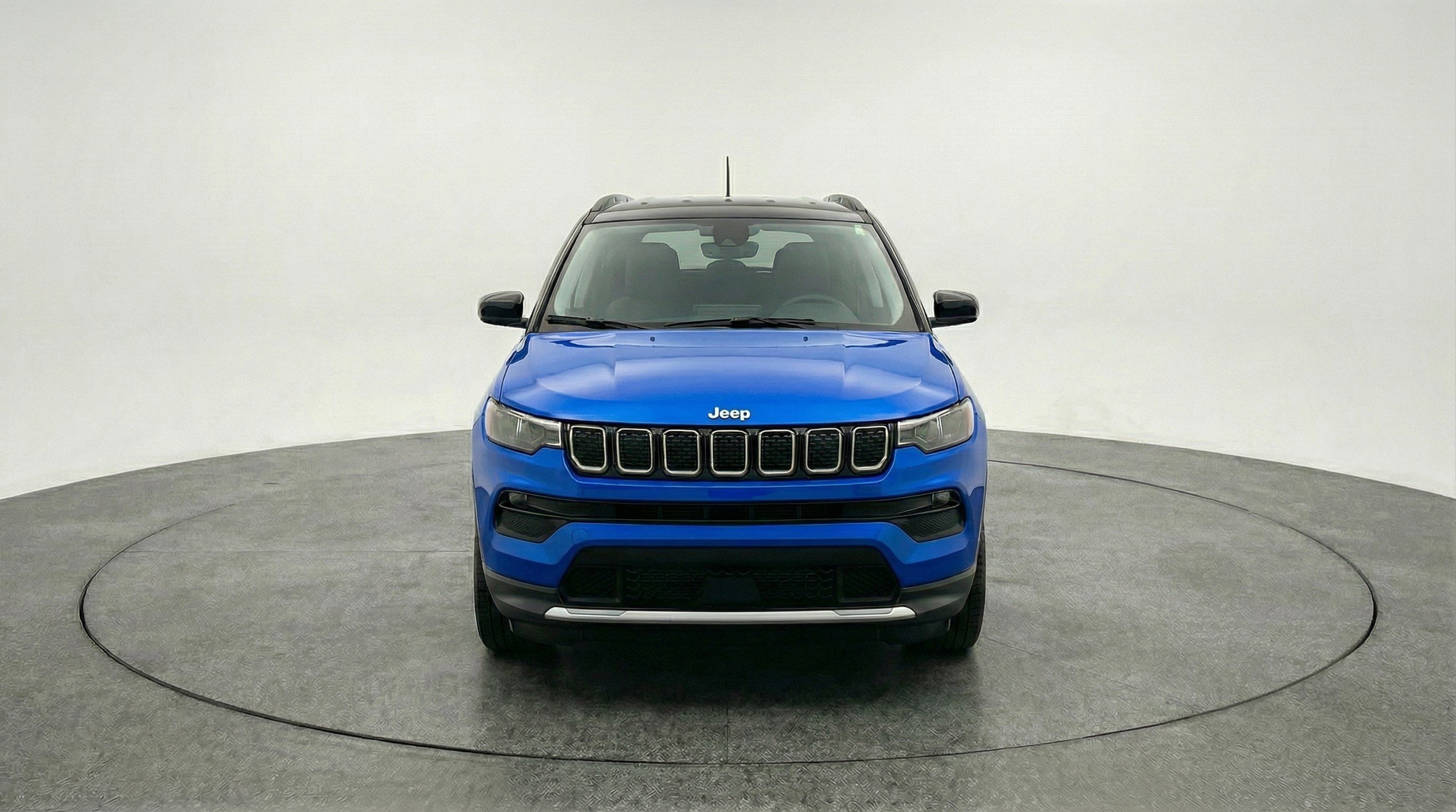 Used 2025 Jeep Compass Limited image 2