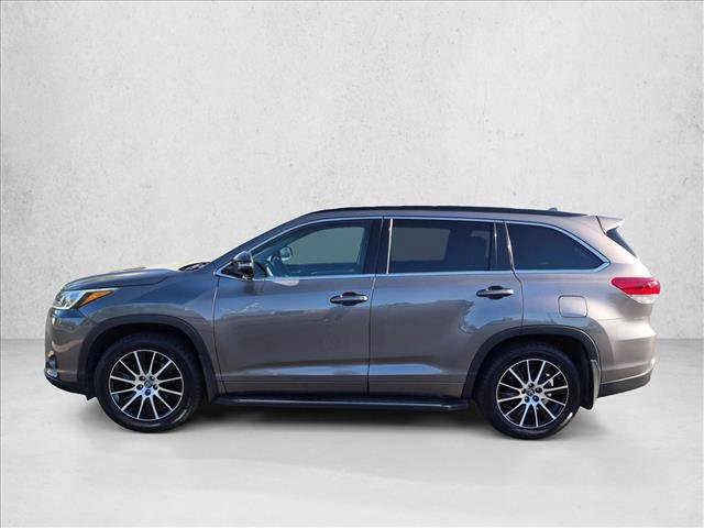Used 2017 Toyota Highlander SE AWD/4WD image 9