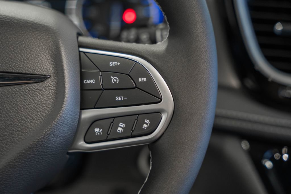 New 2026 Chrysler Pacifica Select image 18