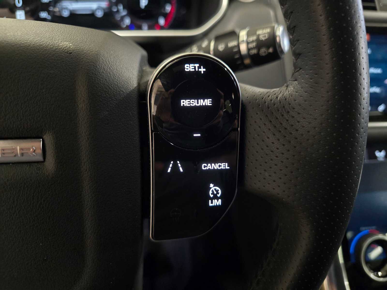 Used 2019 Land Rover Range Rover Sport HSE image 28