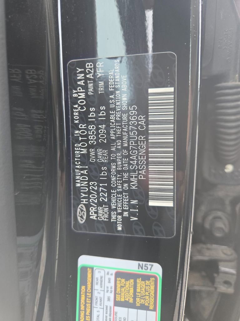 Used 2023 Hyundai Elantra SEL w/ Convenience Package FWD image 11