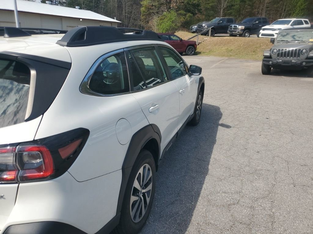 Used 2023 Subaru Outback 2.5i image 6