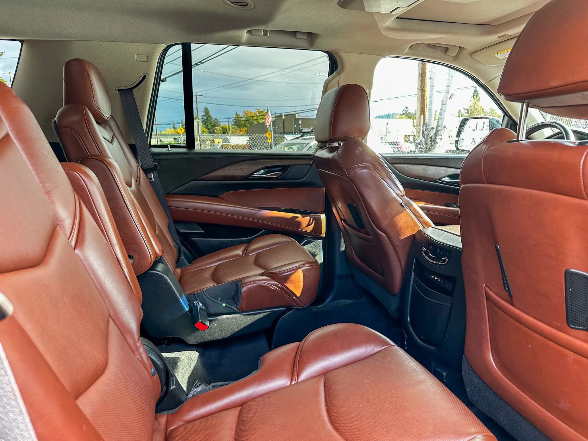 Used 2016 Cadillac Escalade Premium AWD/4WD image 38