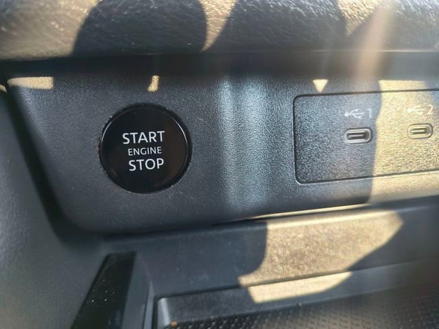 Used 2024 Nissan Rogue SV image 6