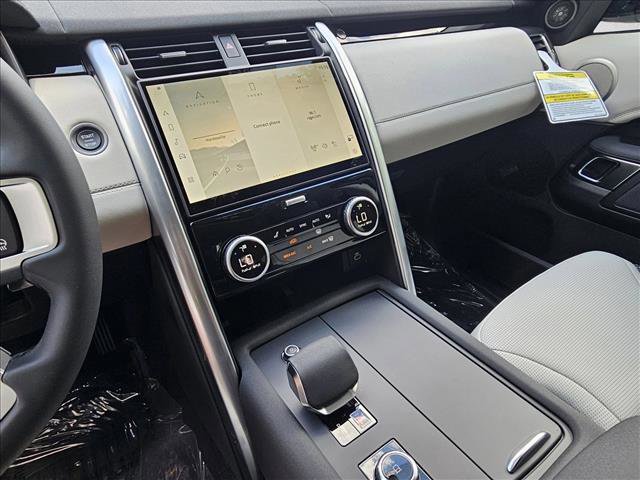 Certified 2025 Land Rover Discovery S AWD/4WD image 9