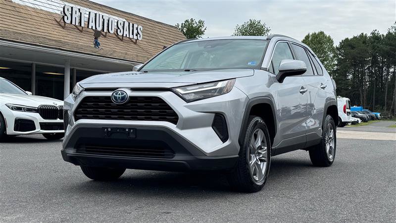 Used 2022 Toyota RAV4 XLE w/ Convenience Package AWD/4WD image 2