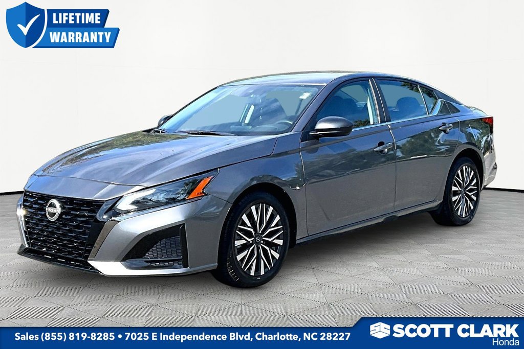Used 2026 Nissan Altima 2.5 SV FWD image 2