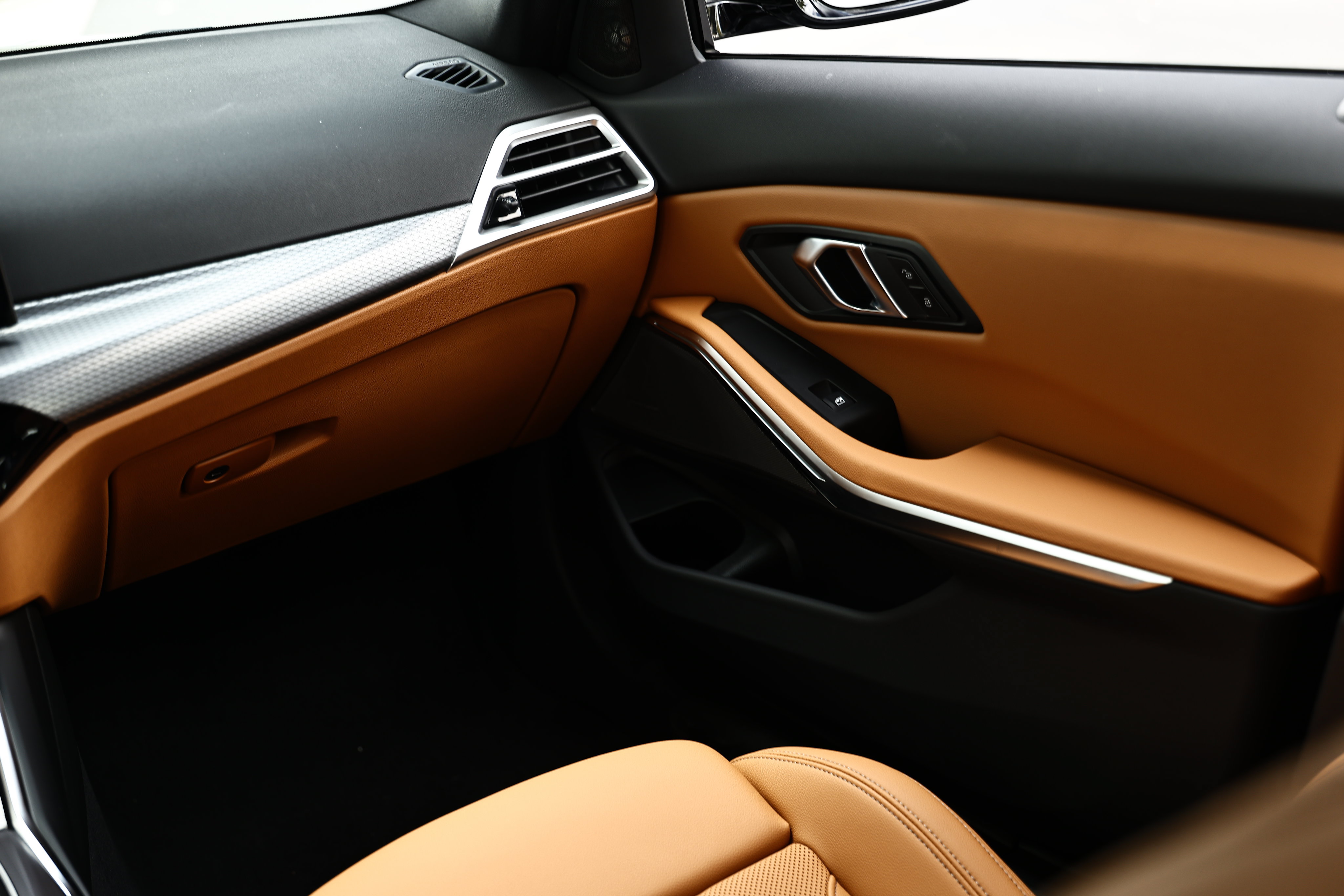 New 2026 BMW 330i Sedan RWD image 32