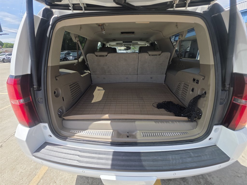 Used 2015 Chevrolet Suburban LT AWD/4WD image 6