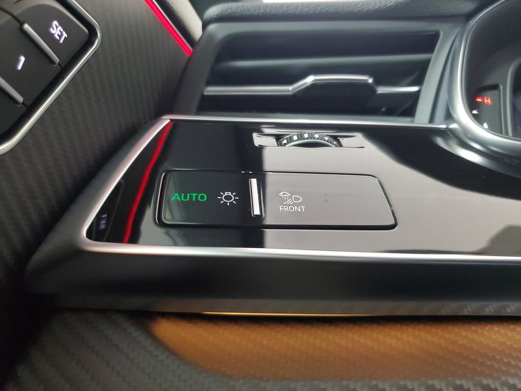 Used 2024 Audi SQ8 Premium Plus AWD/4WD image 34