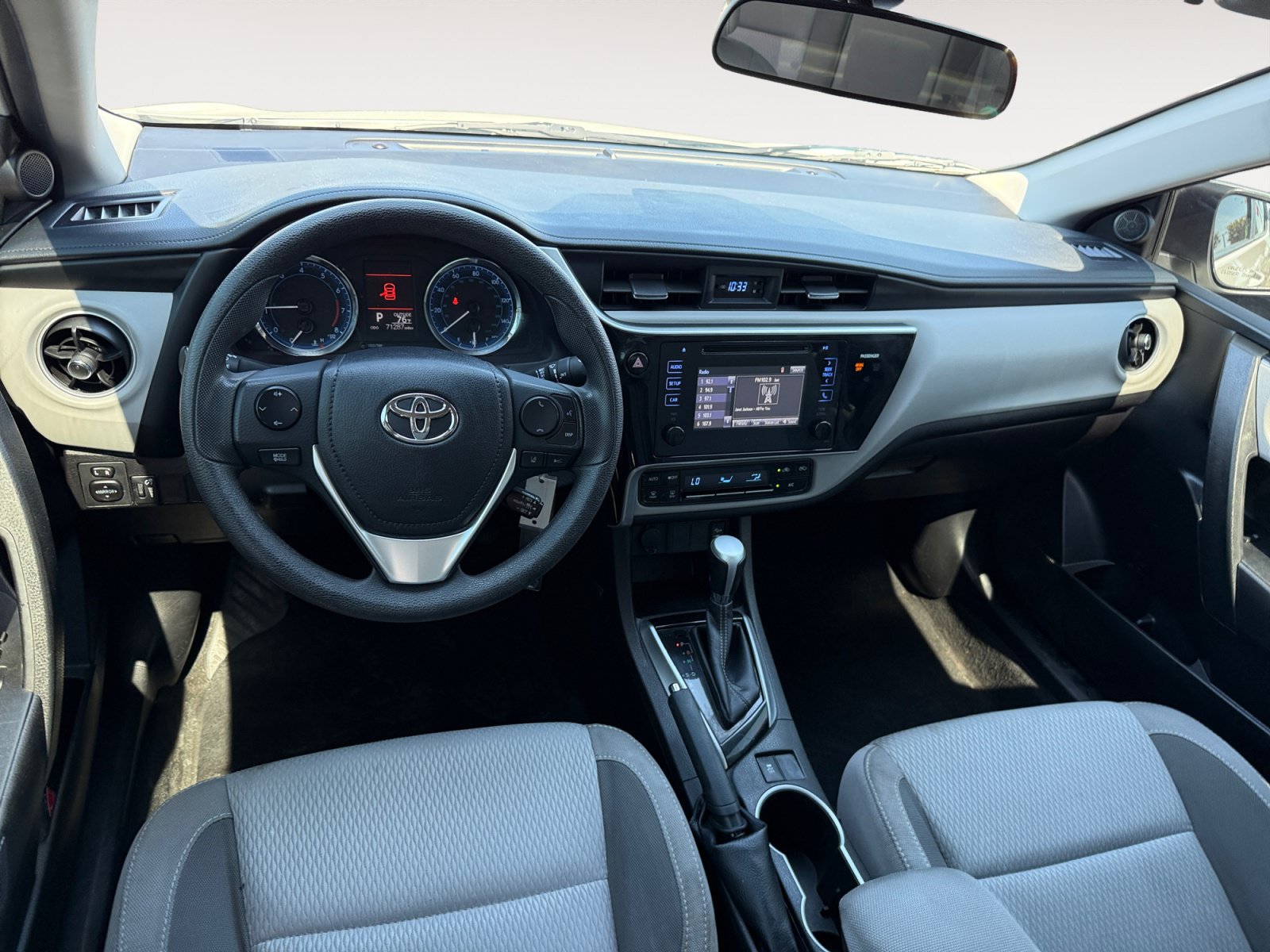 Used 2017 Toyota Corolla LE w/ Carpet Mat Package (TMS) FWD image 15