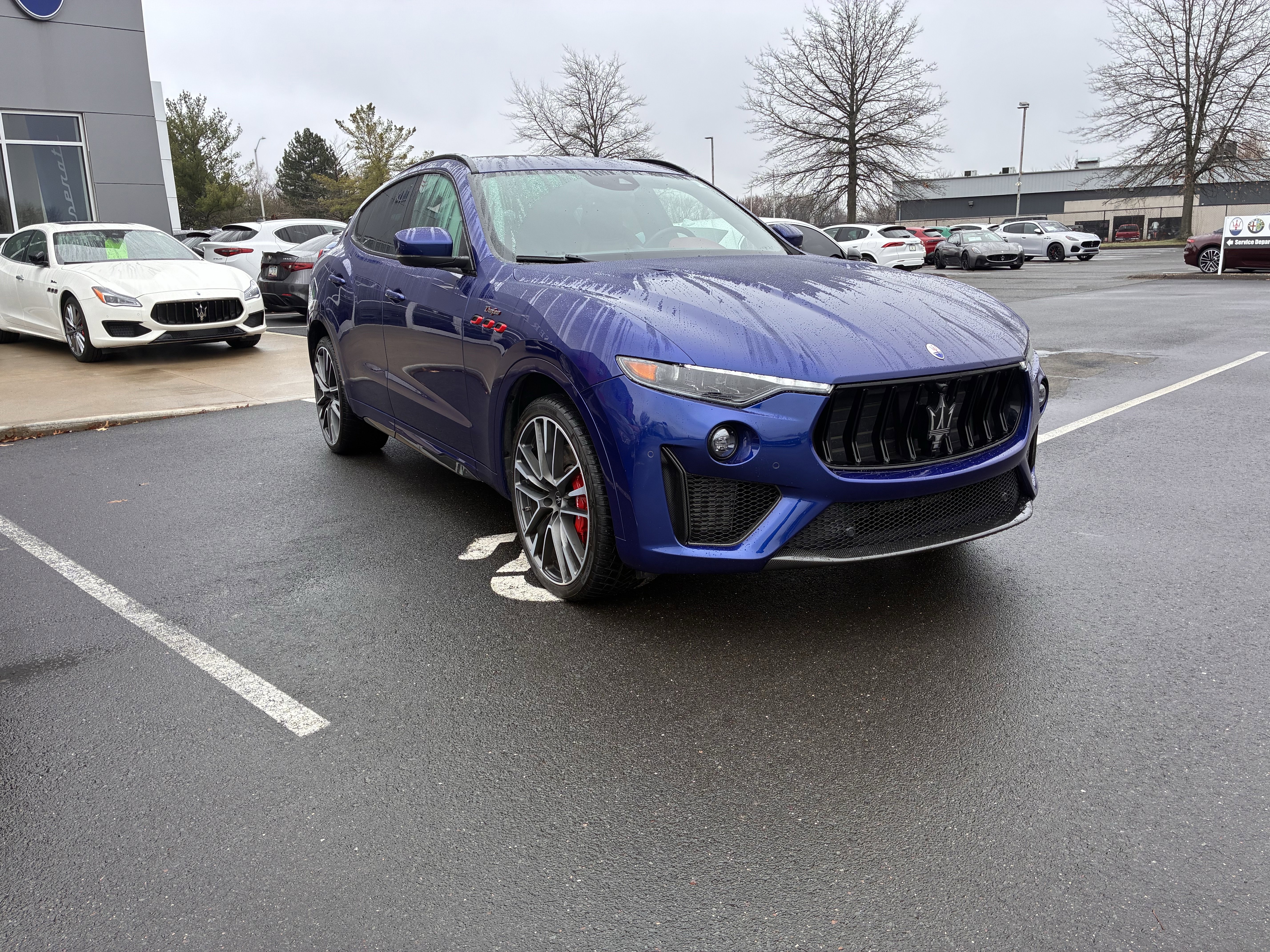 Used 2021 Maserati Levante Trofeo image 4