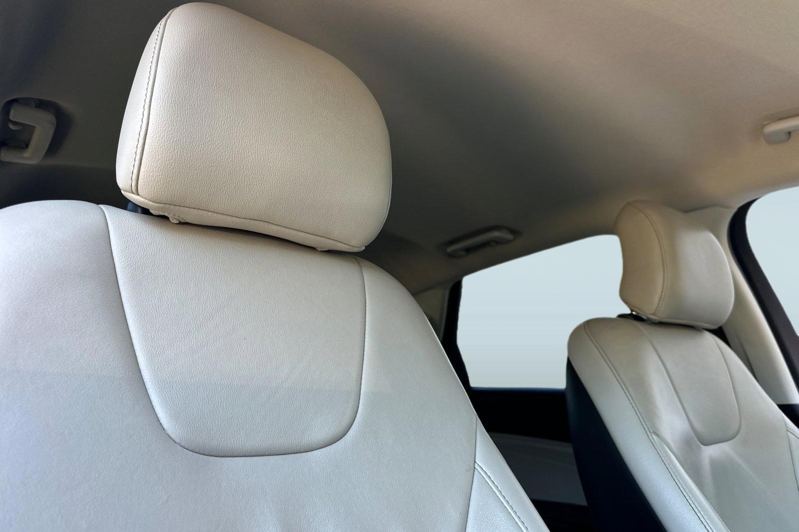 Used 2018 Ford Edge Titanium image 26