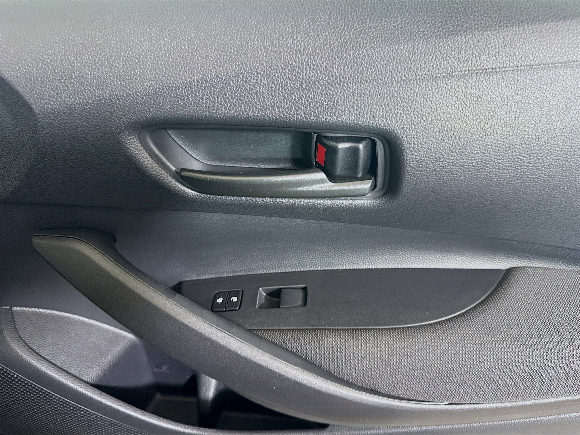 Used 2025 Toyota Corolla LE image 30