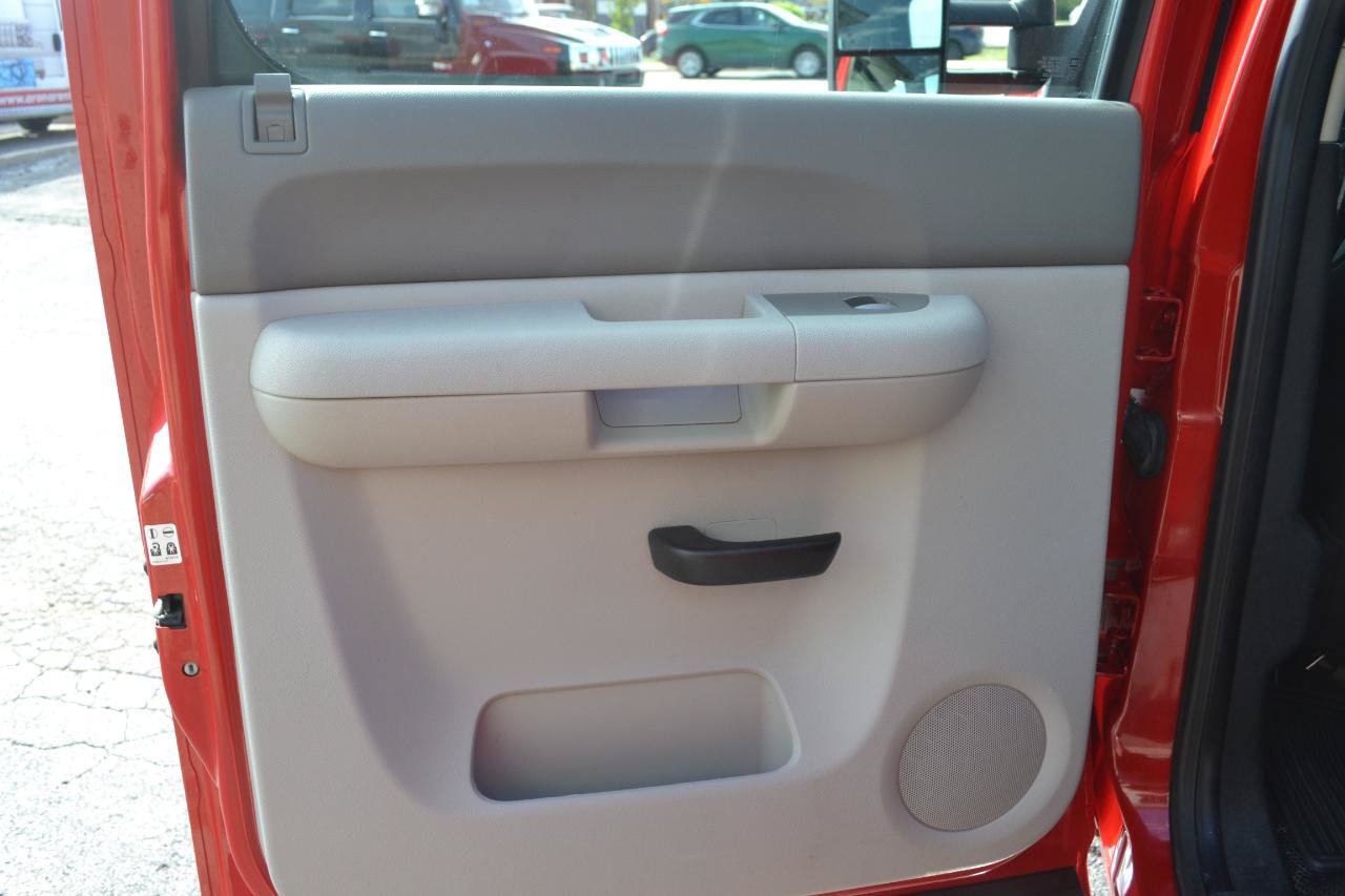 Used 2010 Chevrolet Silverado 2500 W/T AWD/4WD image 36