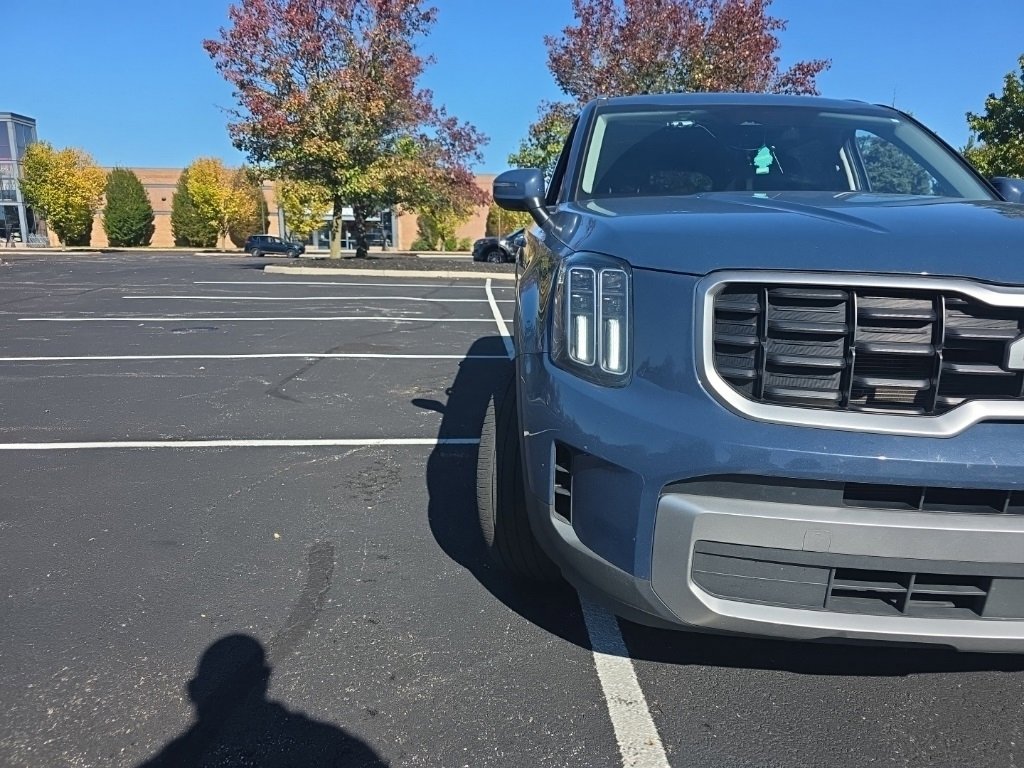 Used 2023 Kia Telluride S image 4