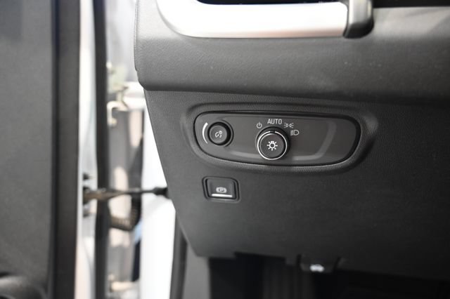 Used 2022 GMC Terrain SLE w/ Driver Convenience Package FWD image 26