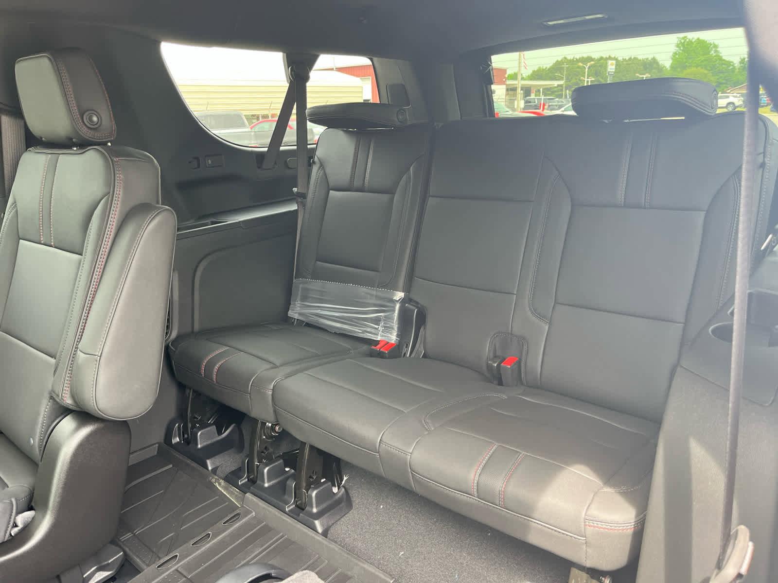 New 2026 Chevrolet Suburban RST image 28