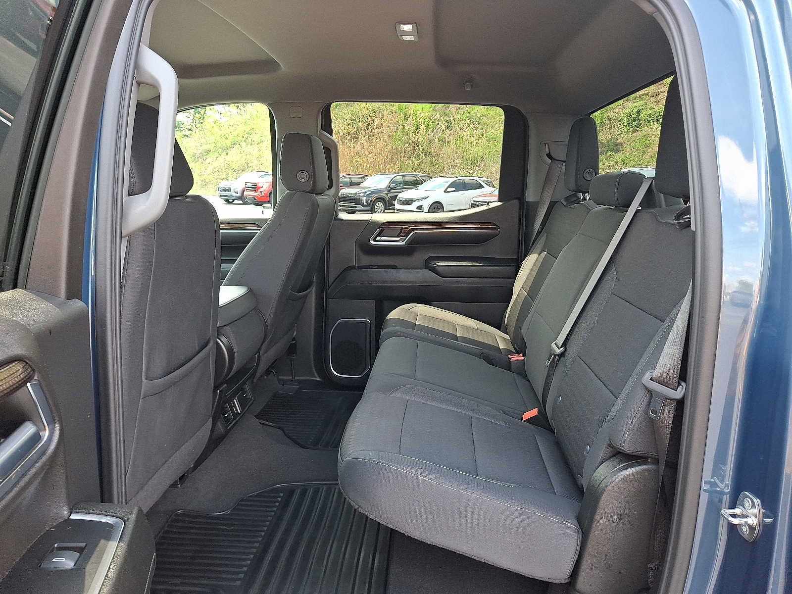Used 2024 Chevrolet Silverado 1500 LT AWD/4WD image 10