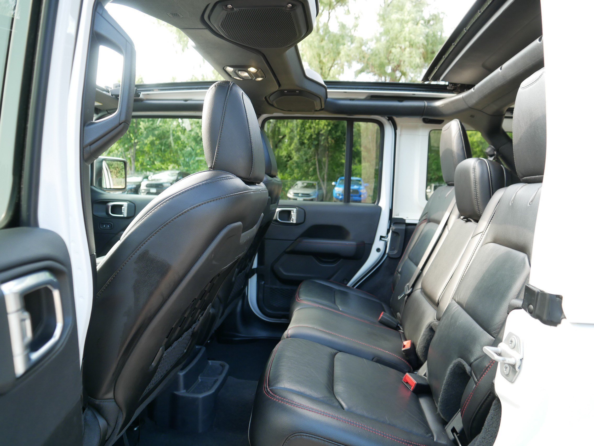 Used 2021 Jeep Wrangler Unlimited Rubicon AWD/4WD image 36