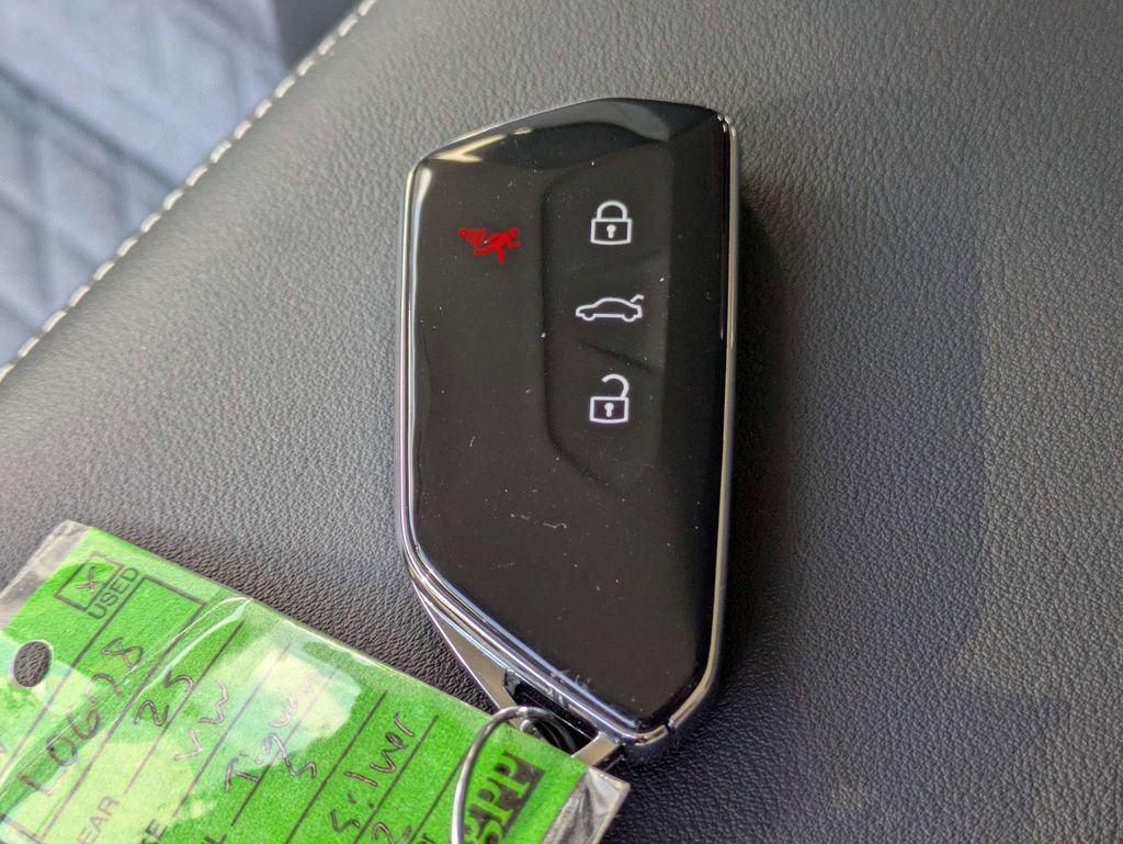 Certified 2025 Volkswagen Tiguan S w/ 18" Wheel Package image 42