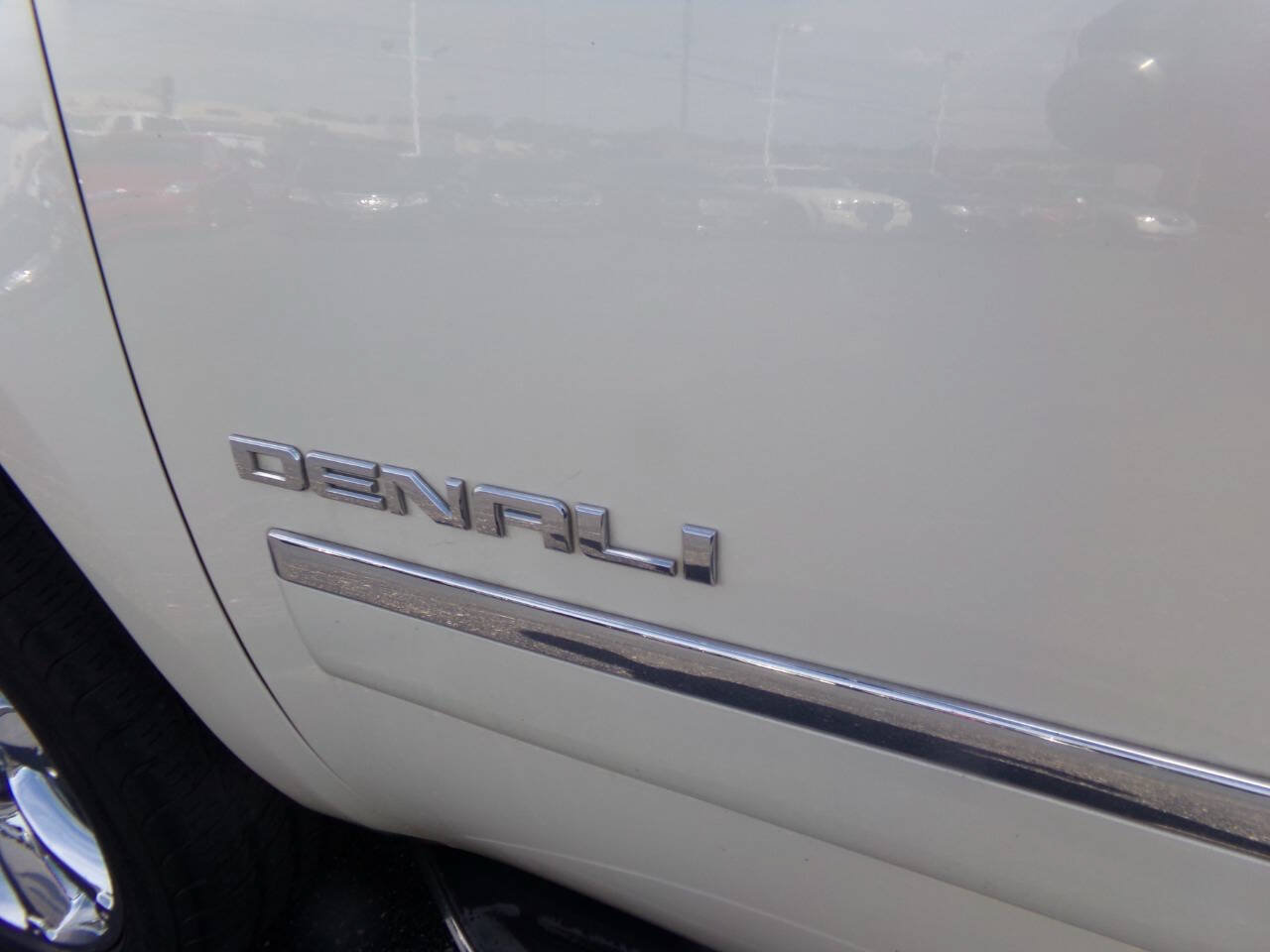 Used 2013 GMC Yukon XL Denali AWD/4WD image 6