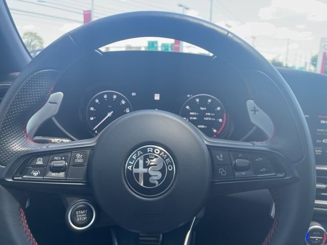 Used 2024 Alfa Romeo Giulia RWD image 16