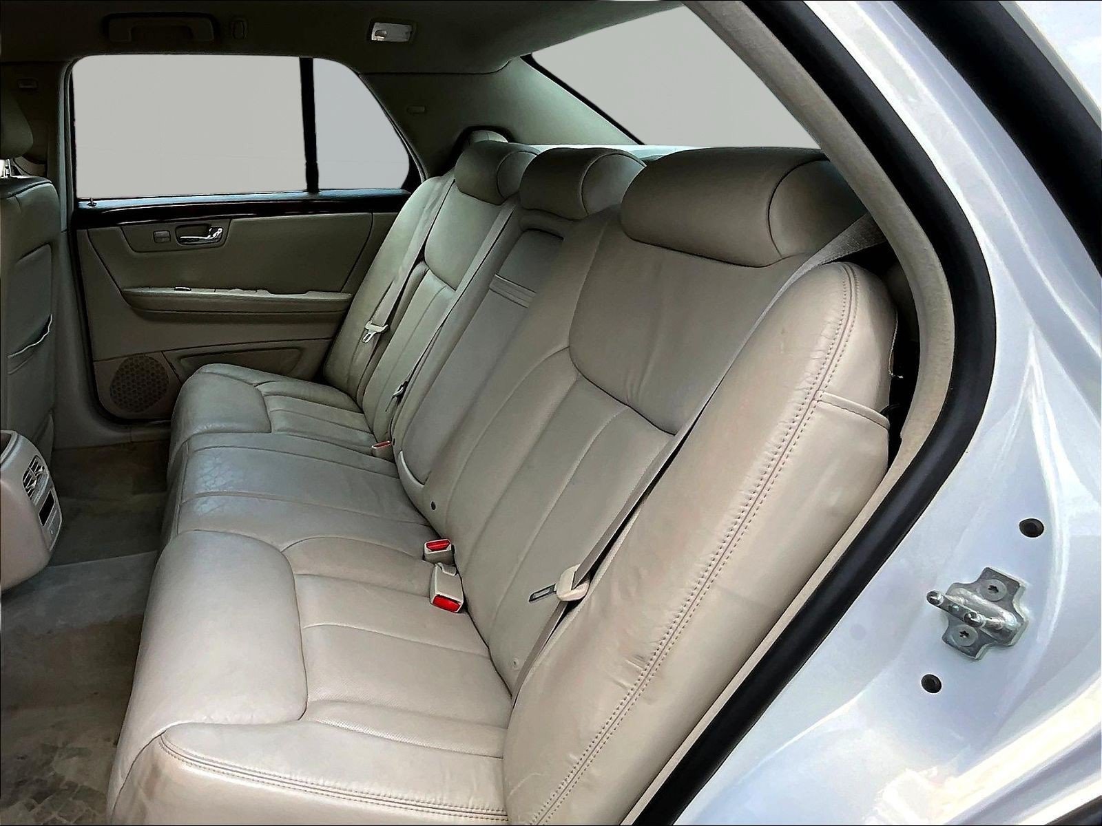 Used 2007 Cadillac DTS Luxury I w/ Trunk Convenience Package FWD image 20
