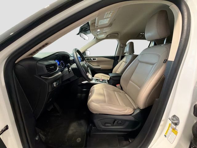 Used 2022 Ford Explorer XLT w/ Equipment Group 202A image 18